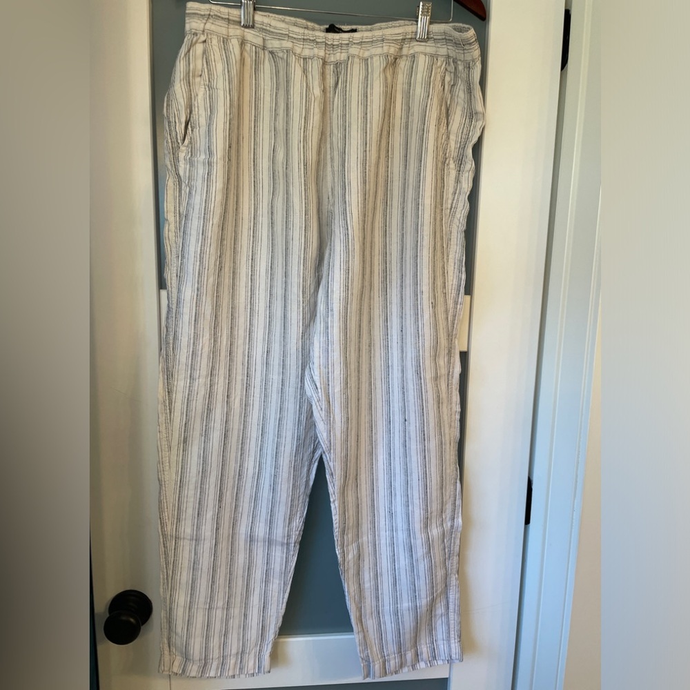 Tahari White with Black Stripes Linen Pants
